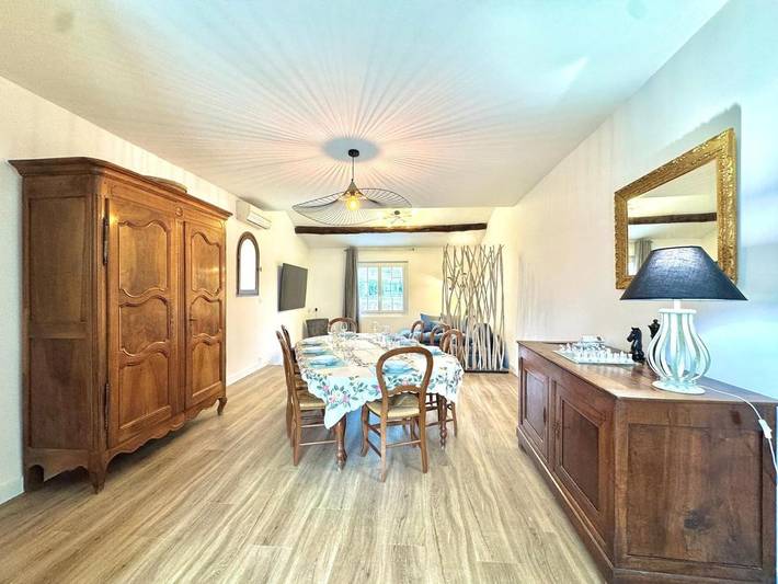 Location de vacances pour 12 personnes, avec piscine et sauna ainsi que vue et terrasse à Sernhac - 4