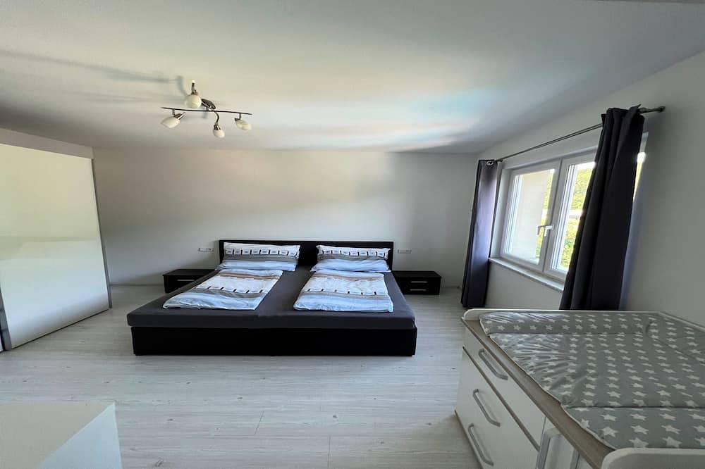 Ganze Wohnung, Ferienwohnung im Grünen nahe Wien mit Pool in Traisental