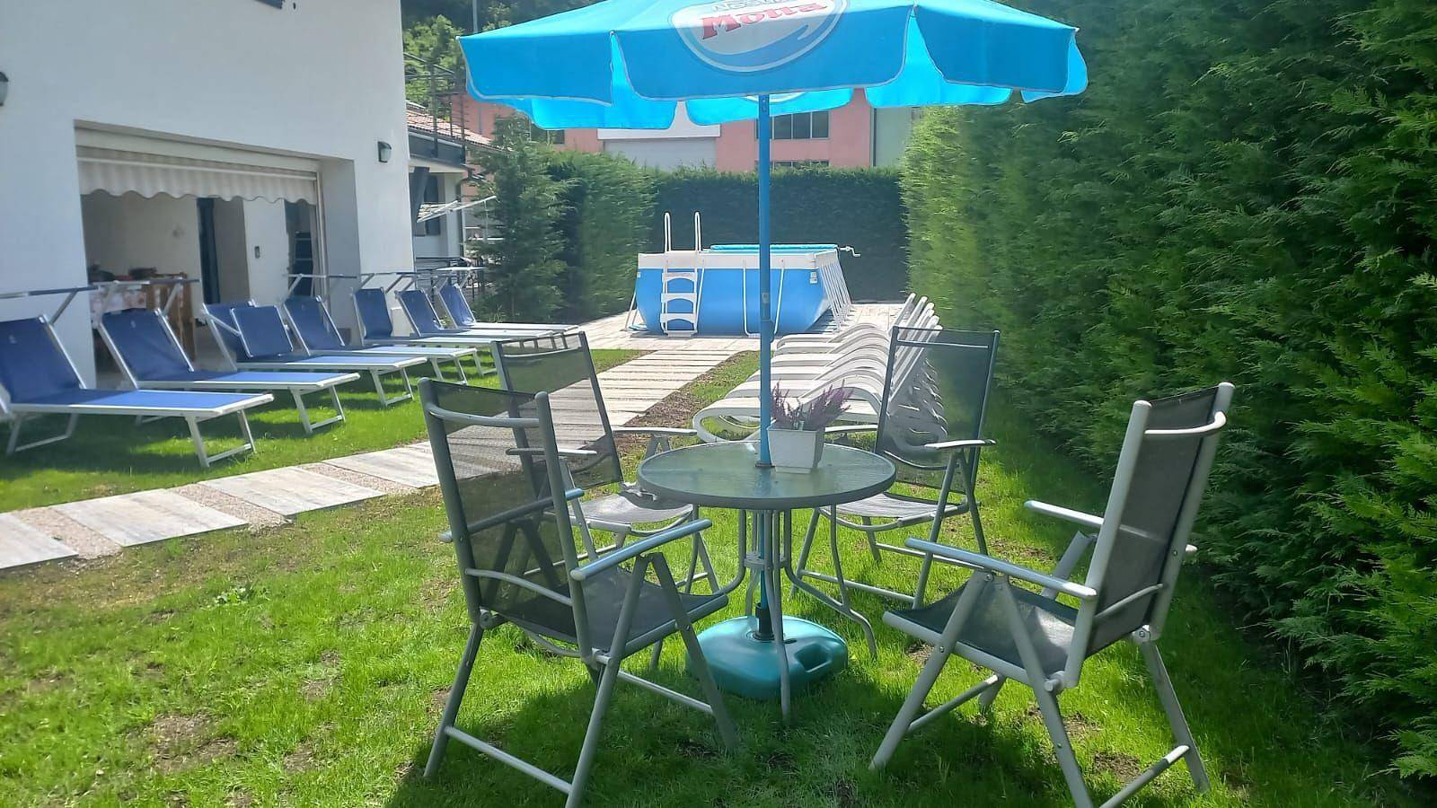 Appartamento intero, Appartamento vacanze per 4 persone con terrazza in Tiarno di Sopra, Ledro