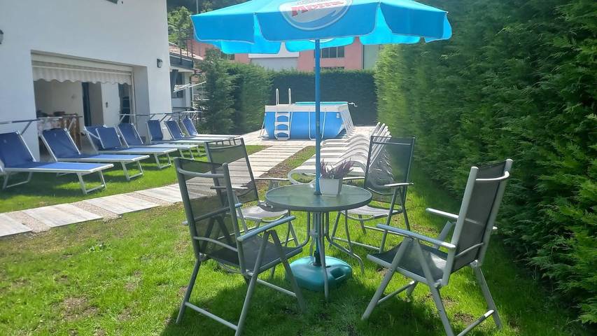 Appartamento intero, Appartamento vacanze per 4 persone con piscina in Tiarno di Sopra, Ledro