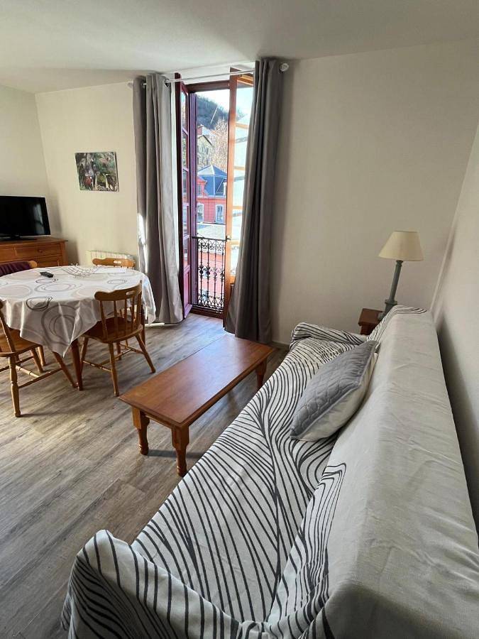 Gîte pour 4 personnes, avec Balcon et Vue dans Thermes Le Modele Le Teich - 2