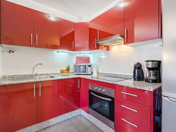 Gîte pour 2 personnes, avec terrasse ainsi que bassin pour enfant et jardin à Arona - 4