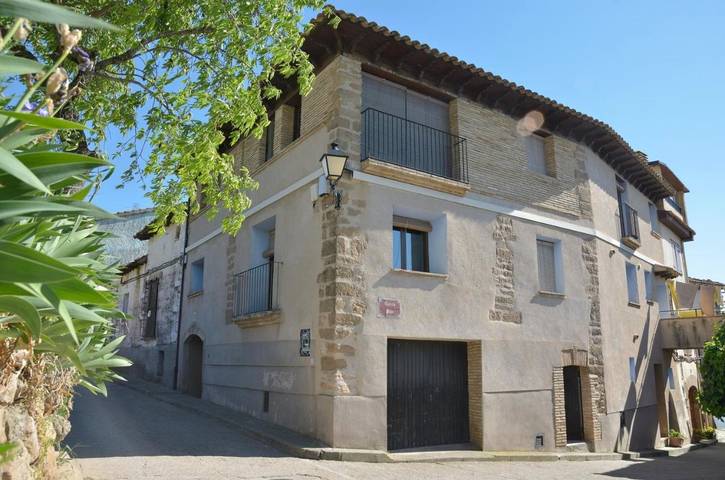 Apartamento para 8 personas, con Balcón además de Terraza y Vistas en Alquézar