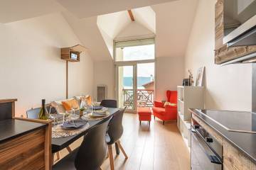 Gîte pour 4 personnes, avec balcon et vue sur le lac à Veyrier-du-Lac