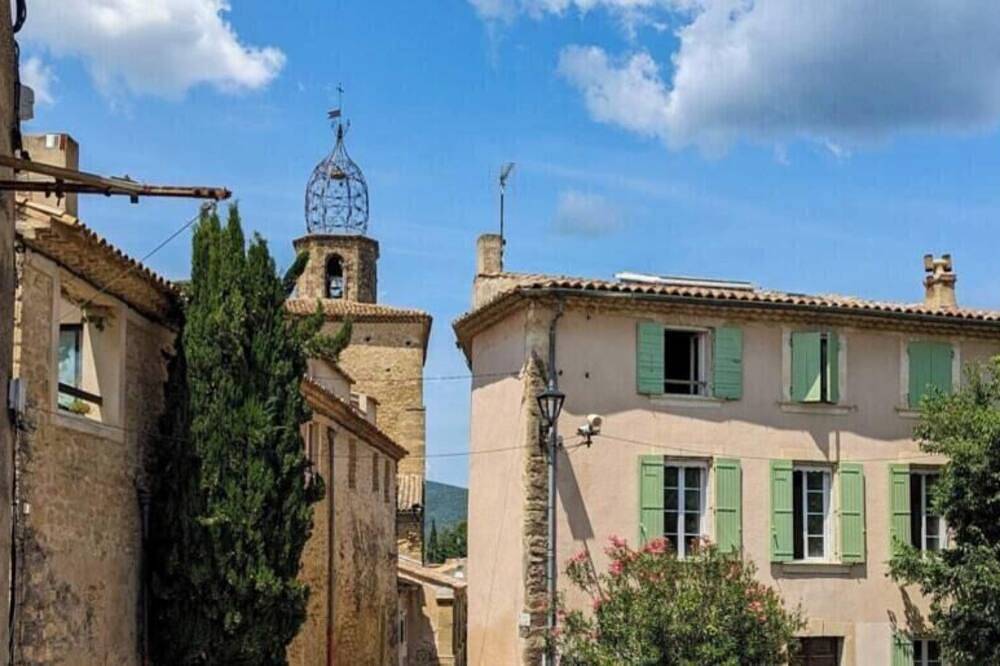 Gîte with swimming pool Lauris in Lauris, Regionaler Naturpark Luberon