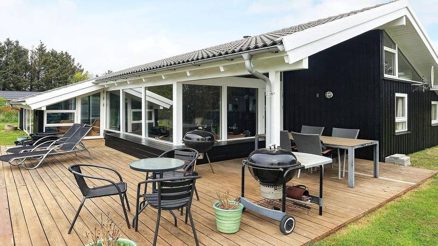 Ferienhaus für 10 Personen, mit Whirlpool und Pool sowie Sauna und Terrasse, mit Haustier in lønstrup