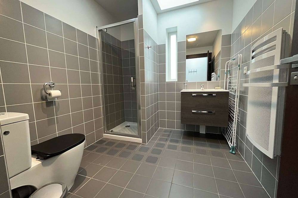 Entire apartment, Historic 1-Br Apt with Modern Amenities in Rochefort in Rochefort, Rochefort region