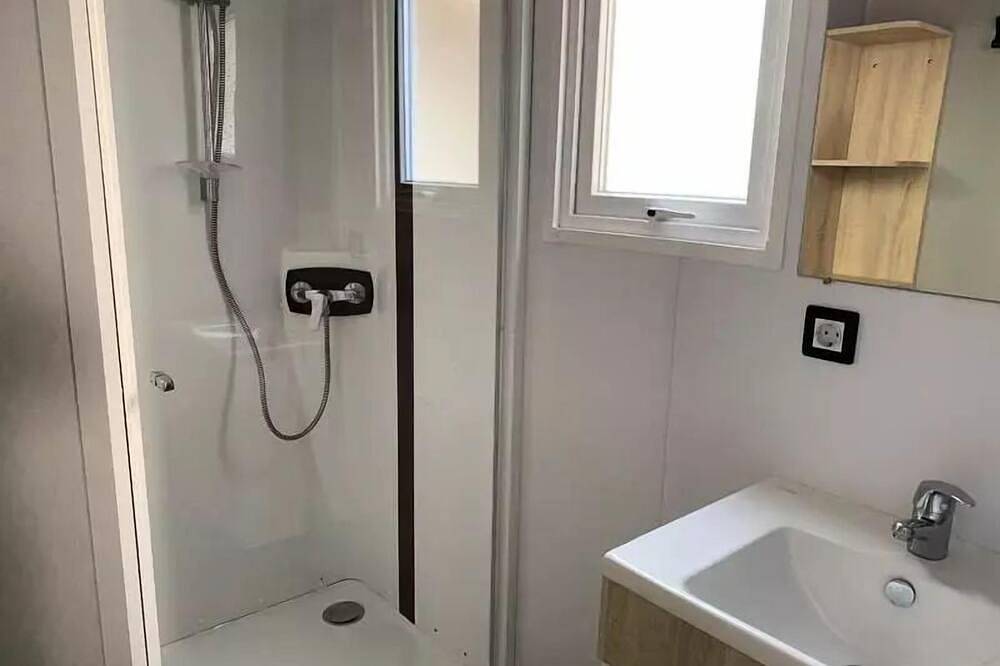 C- Mobil-home Caraïbes 2 chambres 6 personnes in Jard-sur-Mer, Vendée