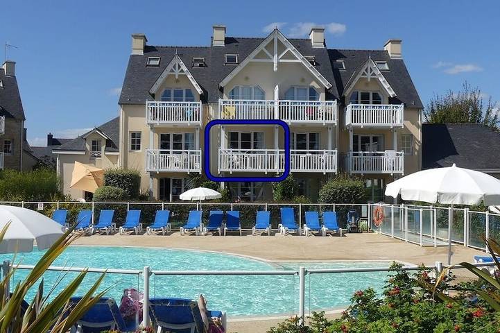 Location de vacances pour 4 personnes, avec piscine et jardin, animaux acceptés à Fouesnant