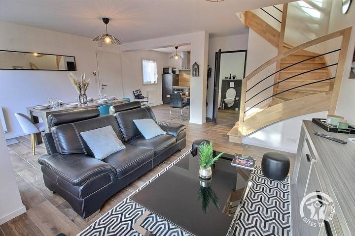 Gîte pour 5 personnes, avec terrasse ainsi que jardin et piscine à Erquy - 2