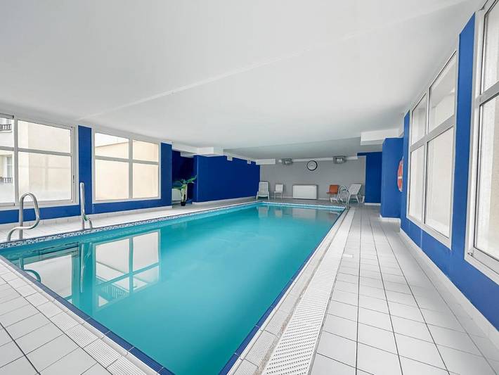 Gîte pour 6 personnes, avec piscine ainsi que jardin et sauna à Levernois