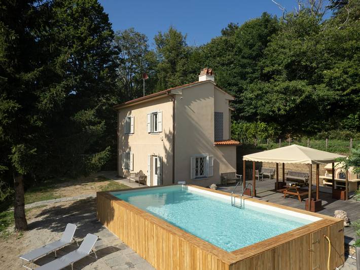 Casa vacanza per 6 persone, con giardino e panorama in Calci