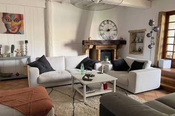 Gîte pour 8 personnes, avec jacuzzi et terrasse à Saint-Nazaire (Gard)