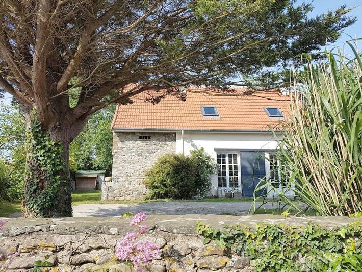Location de vacances pour 6 personnes, avec jardin à Surtainville