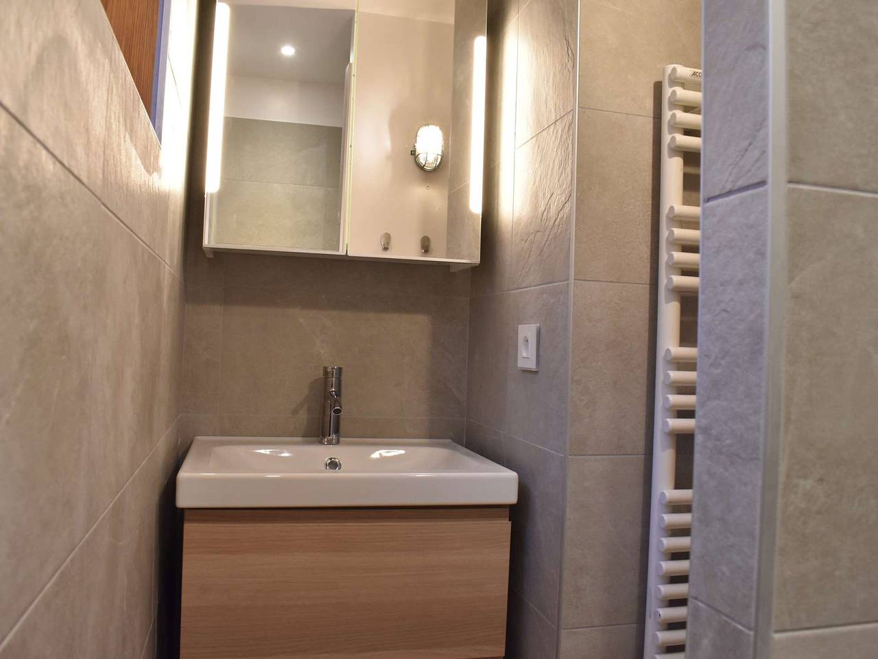 Apartamento entero, Estudio acogedor para 4 en el corazón de Méribel, cerca de pistas y servicios in Les Allues, Les Trois Vallées