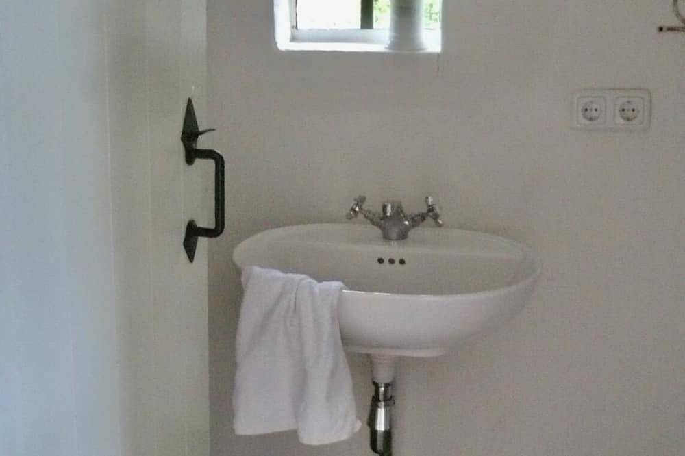 Ganze Wohnung, Mit Kaminofen, kostenfreiem Brennholz, Wlan, Sauna, Garten, wenige Min Strand. in Behrensdorf, Hohwachter Bucht