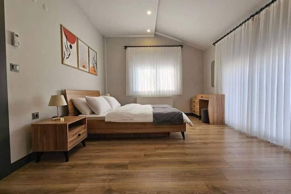New Flat&Large Living Space(2-5) Near Lara Beach in Antalya, Antalya Province