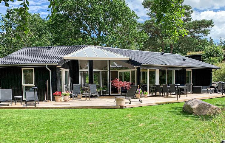 Ferienhaus für 12 Personen, mit Terrasse