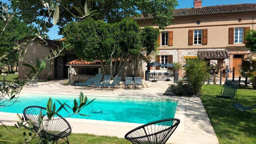 Maison d’hôte pour 2 personnes, avec Terrasse et Jardin ainsi que Piscine et Vue