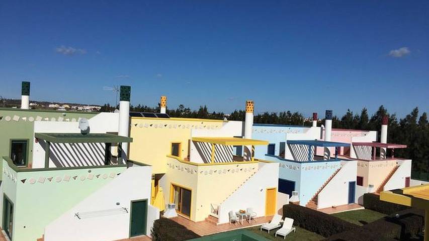 Casa de férias para 4 pessoas, com varanda e jardim, adaptado a crianças em Manta Rota