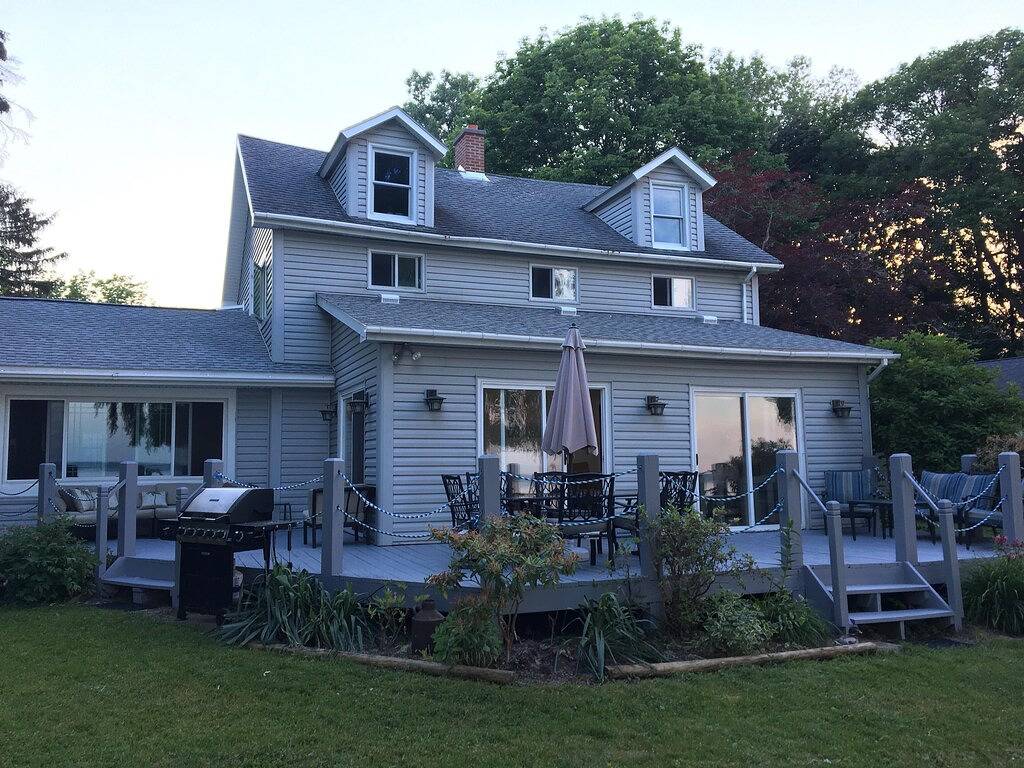 Bester Wert auf Seneca See! Neuer Remodel! Rare Level Seeufer auf der Weinstraße! in Seneca Lake