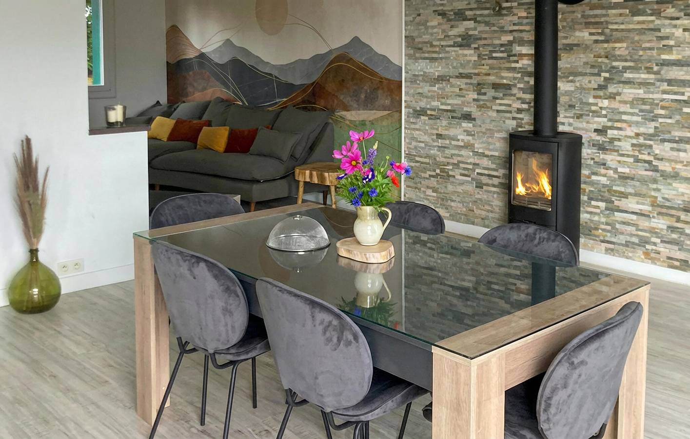 Appartement confortable 1 chambre avec parking, télévision et jardin in Parigné, Fougères-Vitré