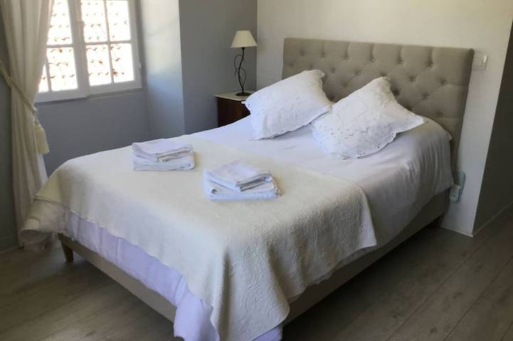Location de vacances pour 2 personnes, avec Terrasse ainsi que Jardin et Piscine à Daglan - 3