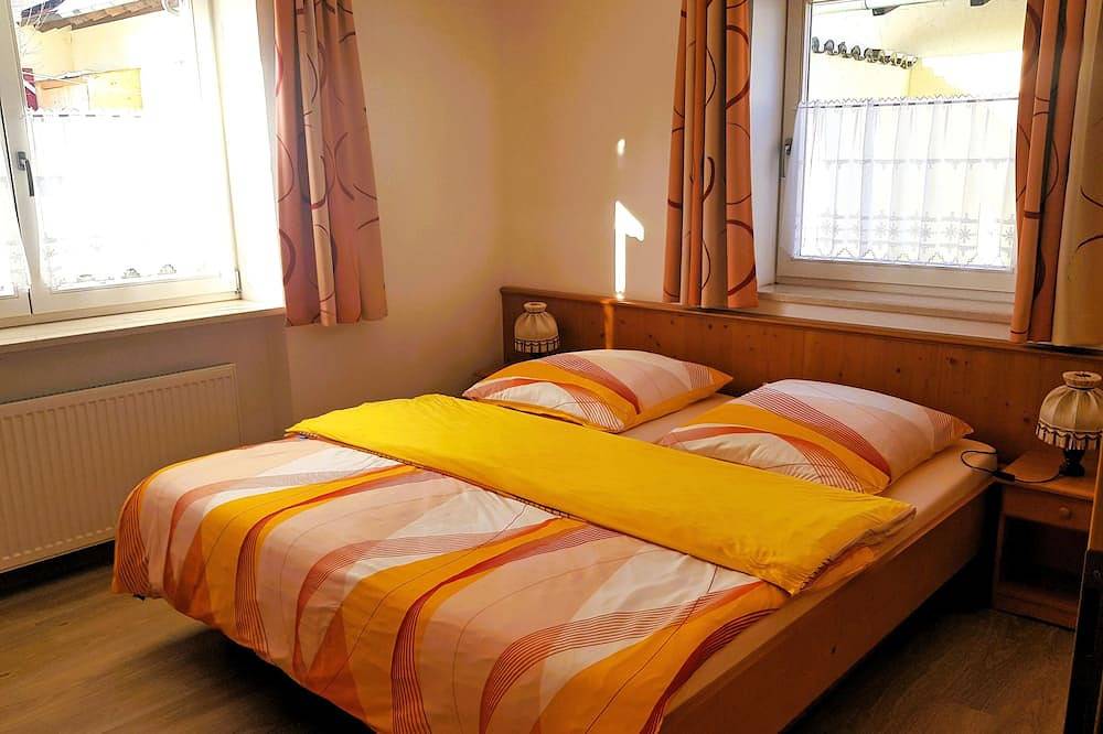Ganze Wohnung, Ferienwohnung Kaiserblick 75 qm, zwei separate Schlafzimmer, Eg mit Terrasse in Sachrang, Aschau im Chiemgau