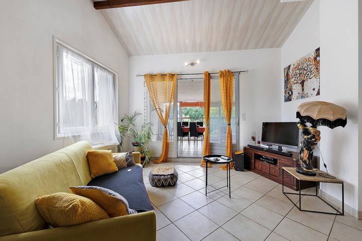 Location de vacances pour 4 personnes, avec jardin et vue sur le lac en Vendée