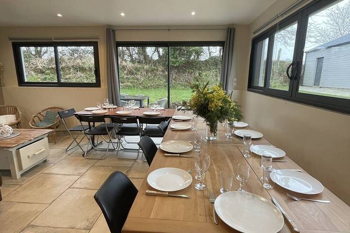 Location de vacances pour 20 personnes, avec jardin à Trélévern