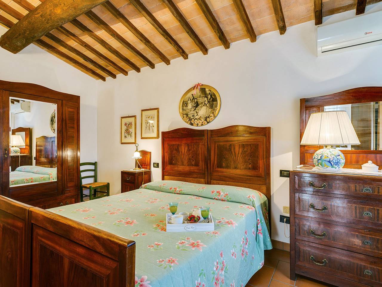 Antico Borgo S Lorenzoalbicocco in Colle di Val d'Elsa, Province de Sienne
