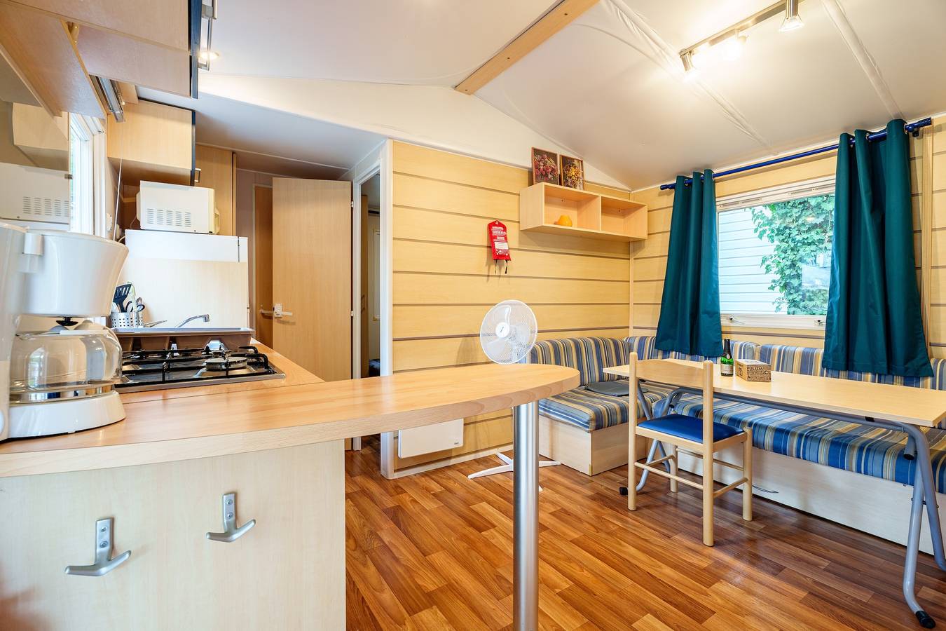 Geheel appartement, Appartement 'Lydia's Mobilhome' met gedeeld zwembad, privéterras en privétuin in Boofzheim, Regio Sélestat-Erstein
