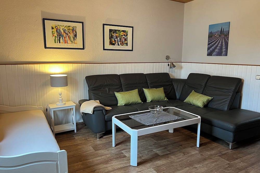 Ganze Wohnung, Entspannung pur: Erdgeschoss Wohnung, Sonnenterrasse mit Grill & Kamin, Sauna in Crussow, Angermünde