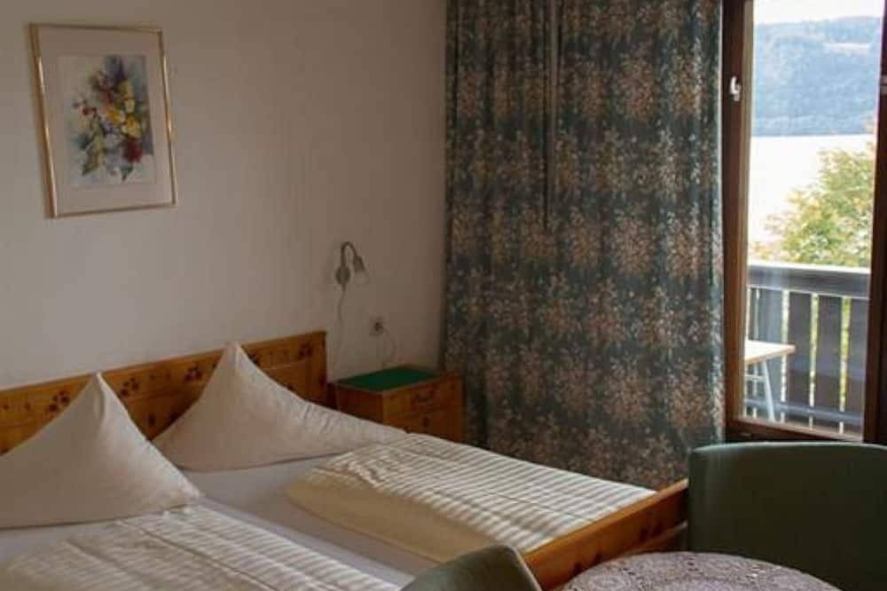 Doppelzimmer superior - Pension Härring direkt am See in Millstatt, Bezirk Spittal an der Drau