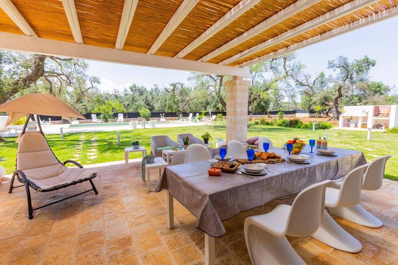 Villa Quattro e Cinque by Villa Plus in San Michele Salentino, Salento