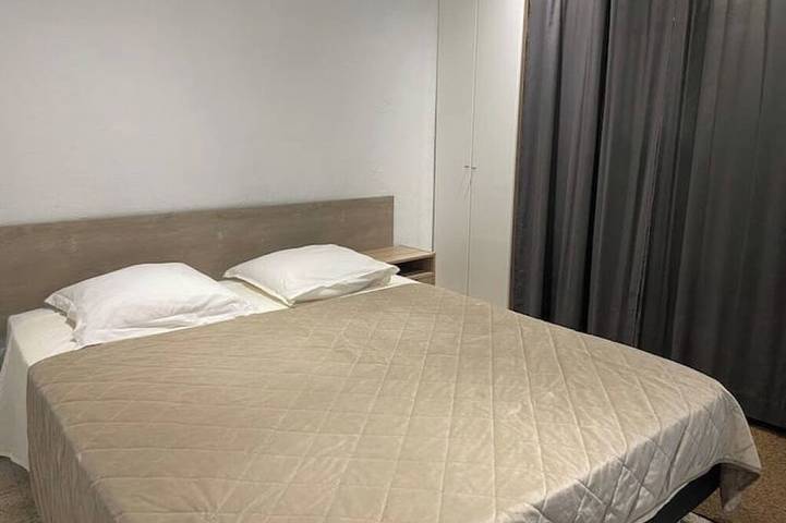 Ganze Wohnung, Cosy T2 for 4/5 pers - Beaches 400m away, Private Parking, Air Conditioning, New Bedding in Golfe-Juan, Antibes