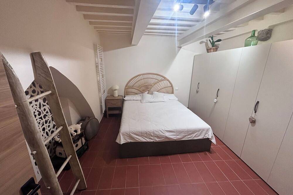 Apartamento entero, Precioso apartamento para 2 personas con A/C, Wifi y Tv in Campiglia Marittima, Costa Etrusca