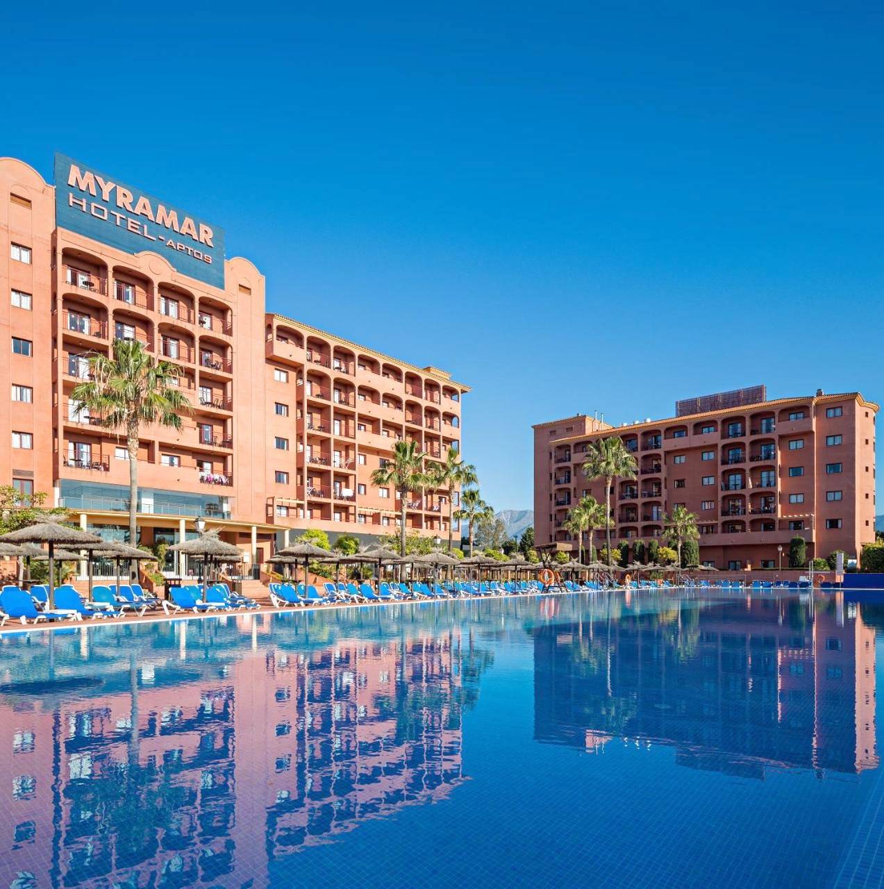 Aparthotel para 10 personas con terraza in Myramar, Fuengirola