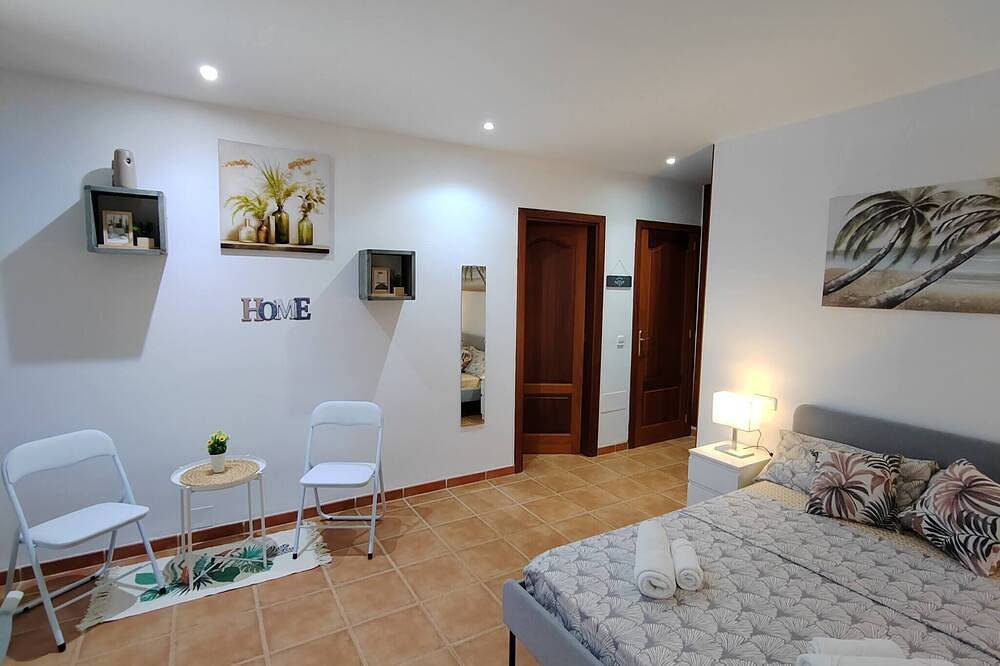 Private Double Room With Bathroom in Ses Salines, South Majorca