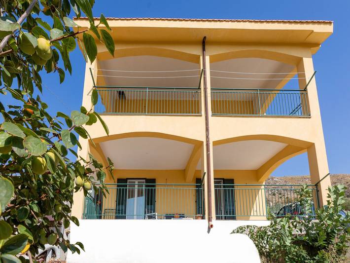 Ferienhaus für 6 Personen, mit Terrasse und Garten sowie Pool in Realmonte