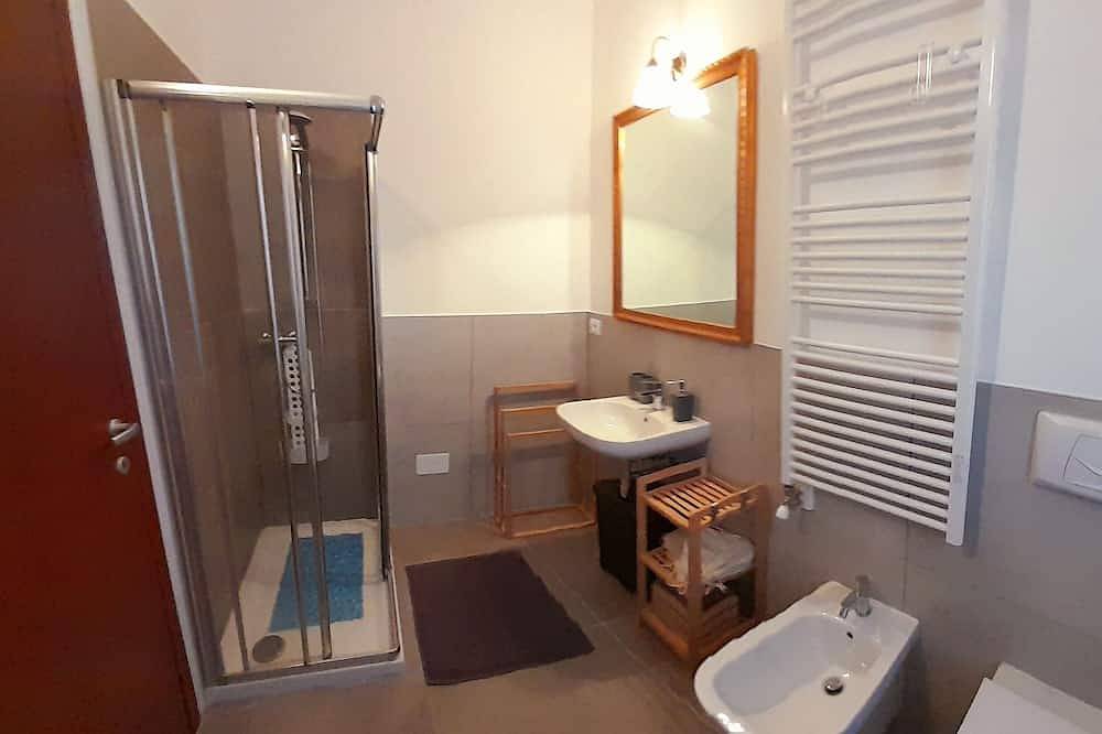 Entire apartment, Corte Veneta vacation home in Castelnuovo del Garda, Garda Mountains