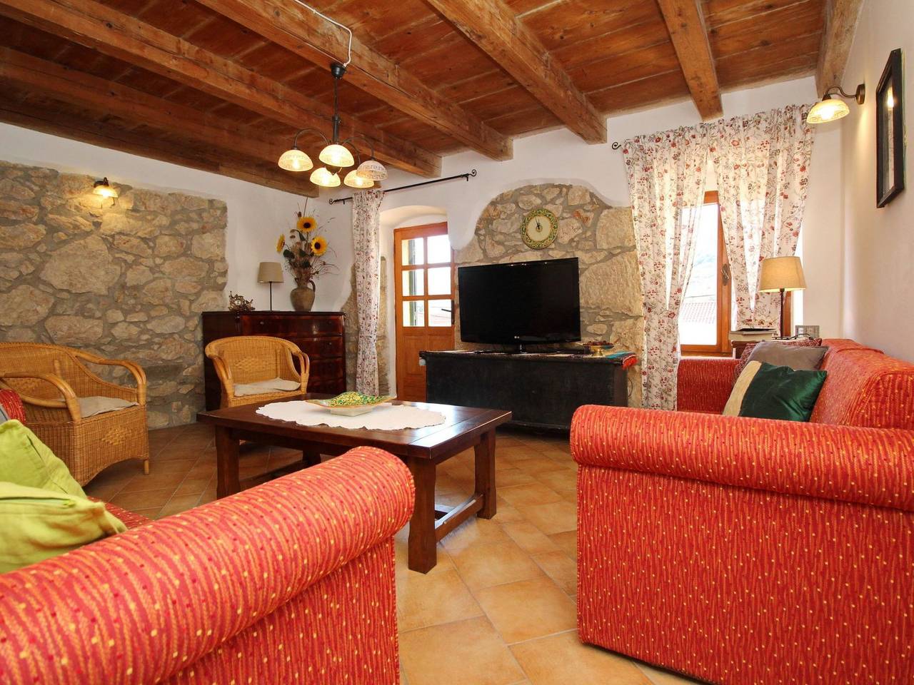 Renoviertes Steinhaus mit Garten und Pool ideal in Baska, Krk