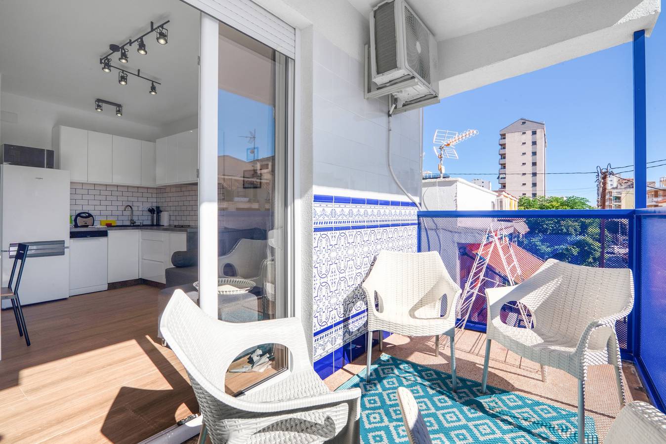 Apartamento entero, Apartamento vacacional "Soleole7" con terraza compartida, aire acondicionado y Wi-Fi in Playa de Gandía, Costa de Valencia