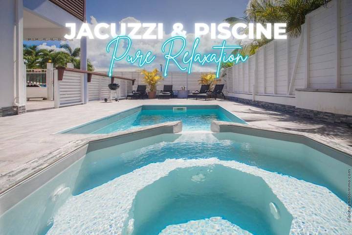 Location de vacances pour 5 personnes, avec terrasse ainsi que piscine et jacuzzi à Gros Morne (homonymie)