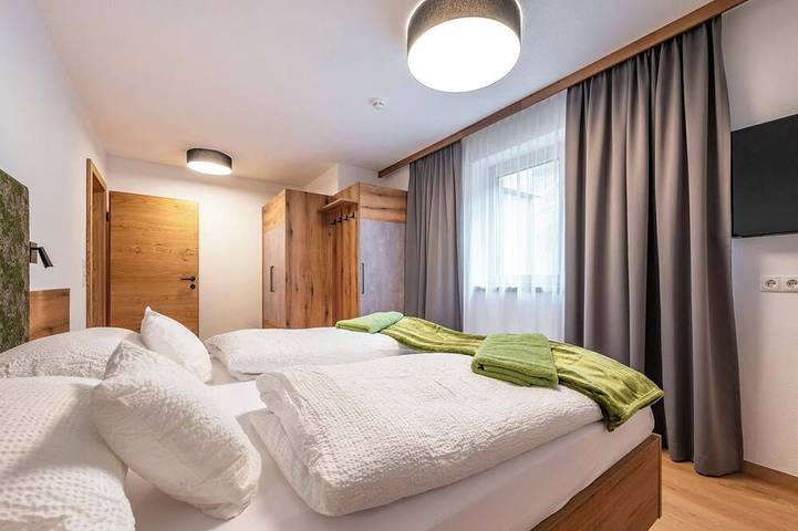Geheel appartement, Leuk appartement voor 5 personen met Wifi, Tv en balkon in Zell am Ziller, Zillertaler Alpen
