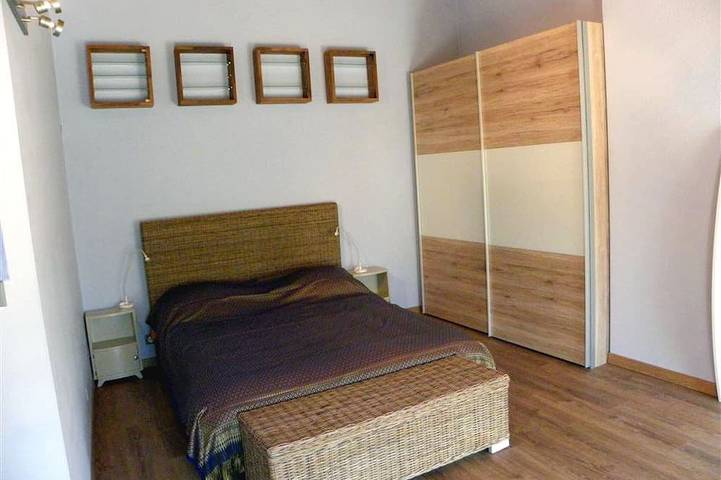 Location de vacances pour 5 personnes, avec terrasse ainsi que jacuzzi et jardin à Sauveterre - 4