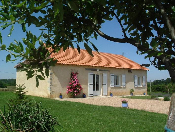 Maison de vacances pour 6 personnes, avec Terrasse ainsi que Jardin et Piscine à Vergt