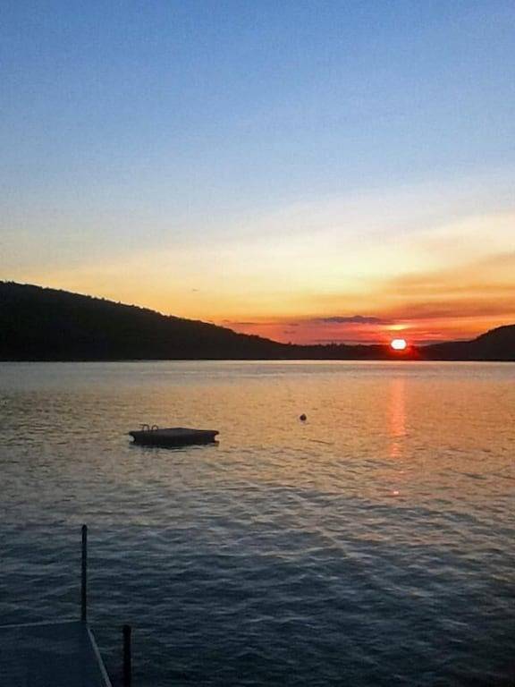 Happy Place On Lake Sunapee - 10 Minuten vom Skigebiet entfernt in Newbury (NH), Lake Sunapee