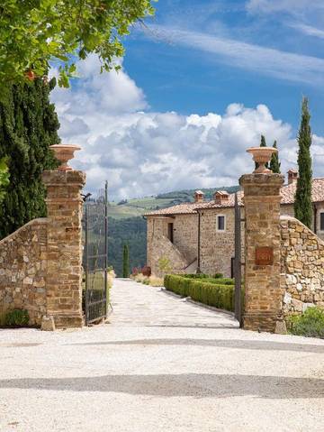 Station pour 2 personnes, avec sauna et jardin ainsi que piscine et vue, animaux acceptés à Castellina in Chianti