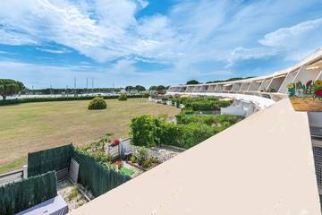 Gîte pour 4 personnes, avec terrasse et jardin dans Plage de l'Espiguette